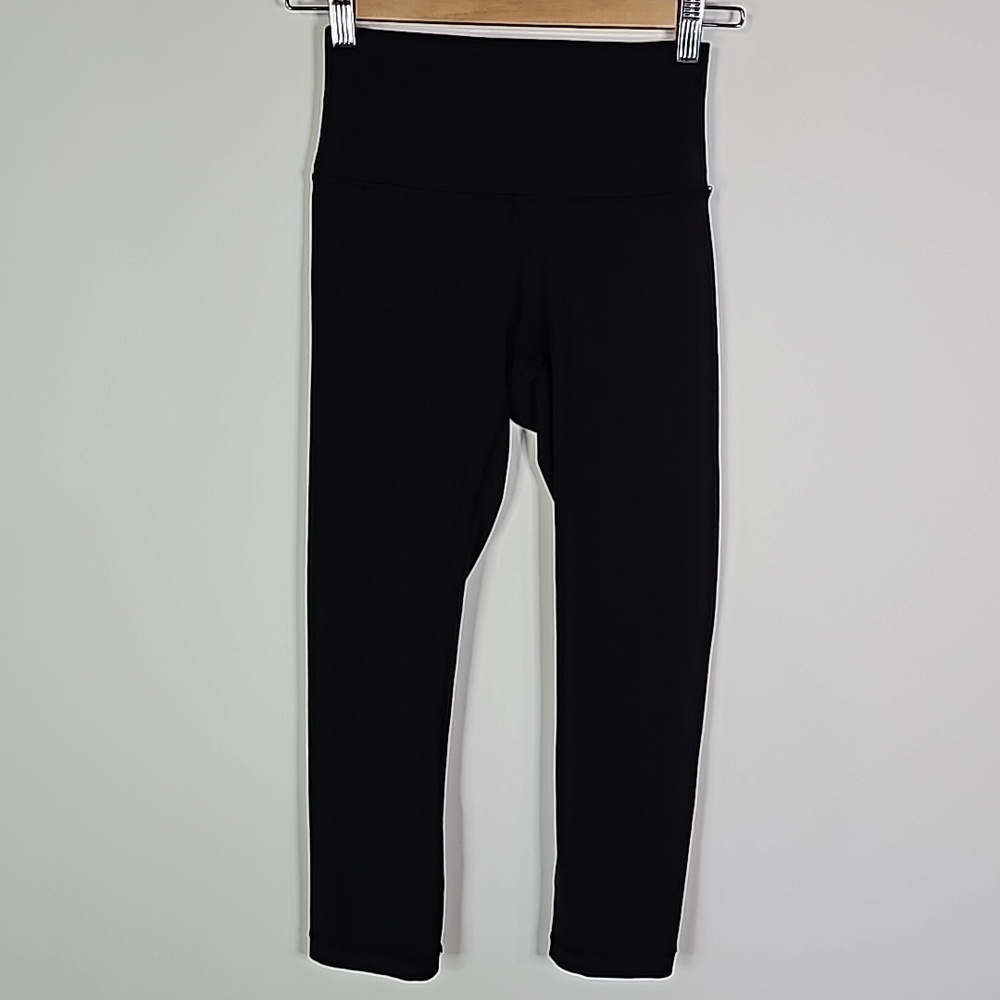 Lululemon Wunder Under black size 4 cropped high rise leggings